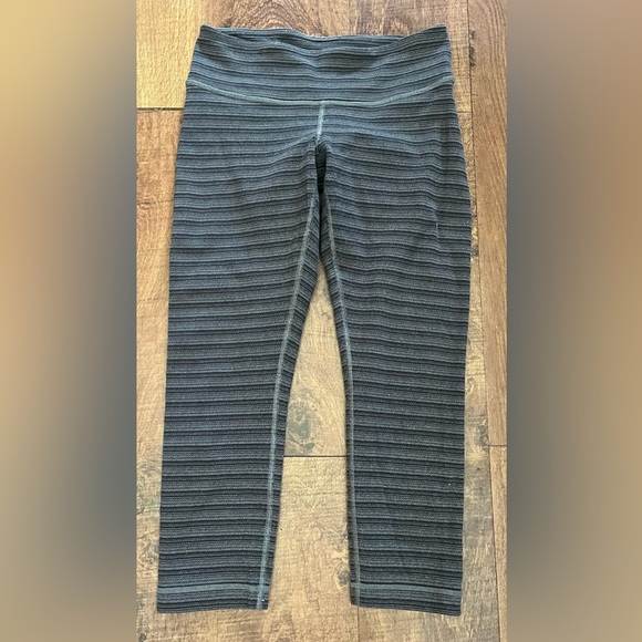 Lululemon Womens wunder under crop leggings Sz 4 - Picture 1 of 6